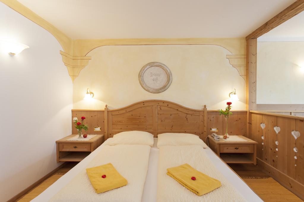 Landhotel Tharerwirt Olang Room photo